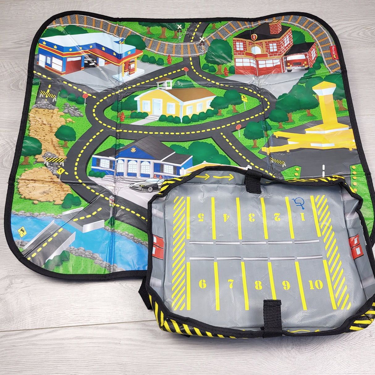 RBEN5 - Zip Bin play mat - zips up to make a box