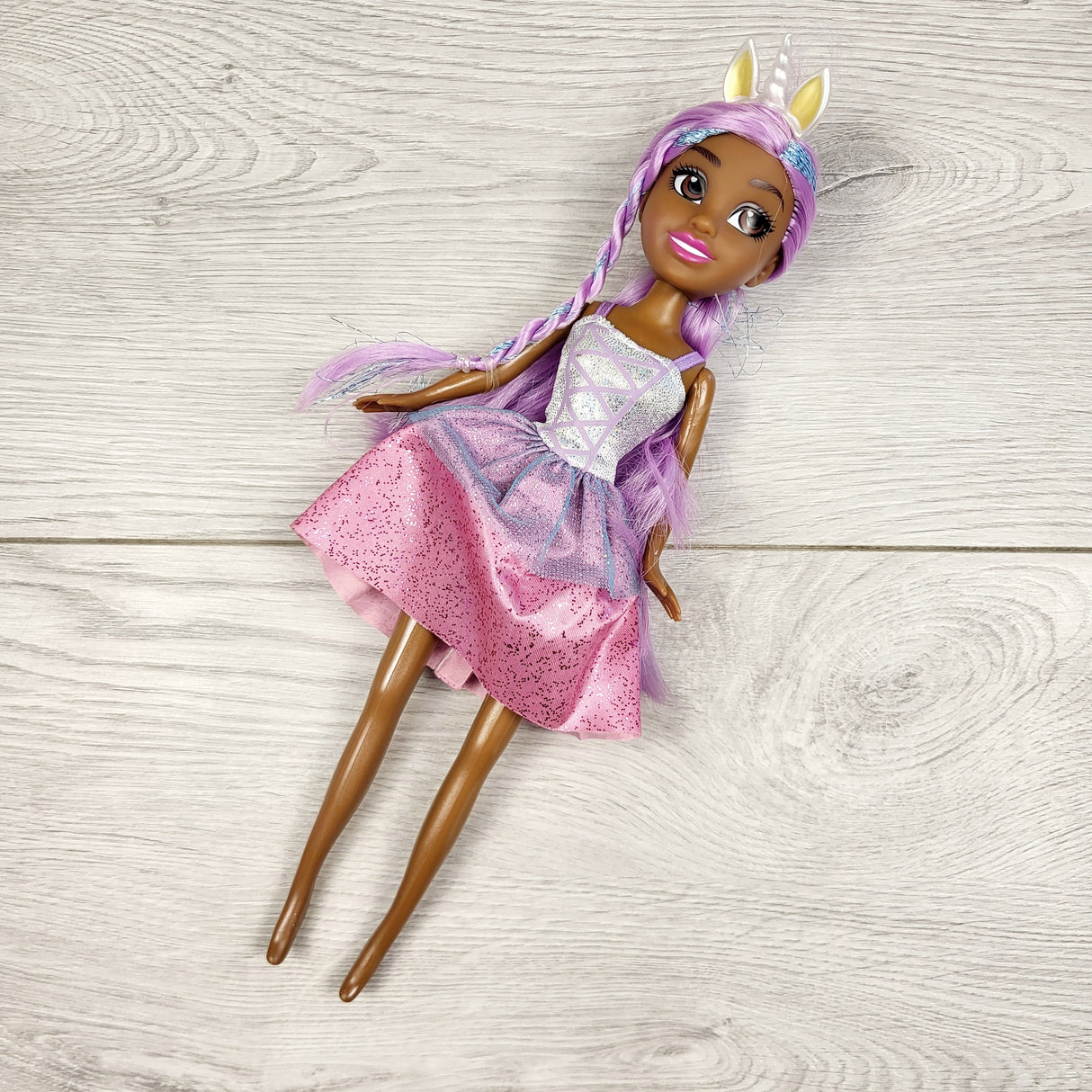 LHEP2 - Sparkle Girls doll