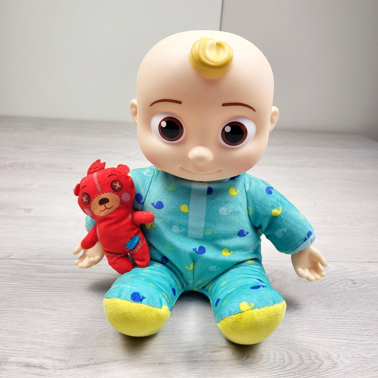 MCX1 - CoComelon Musical Bedtime JJ Doll