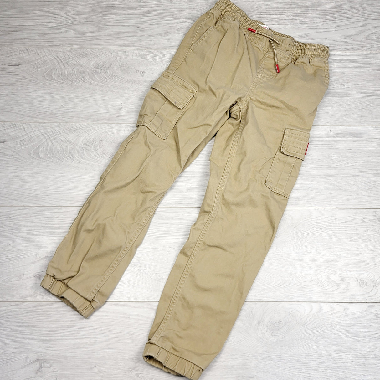 JKZ1 - Levi's tan cargo joggers. Size 8