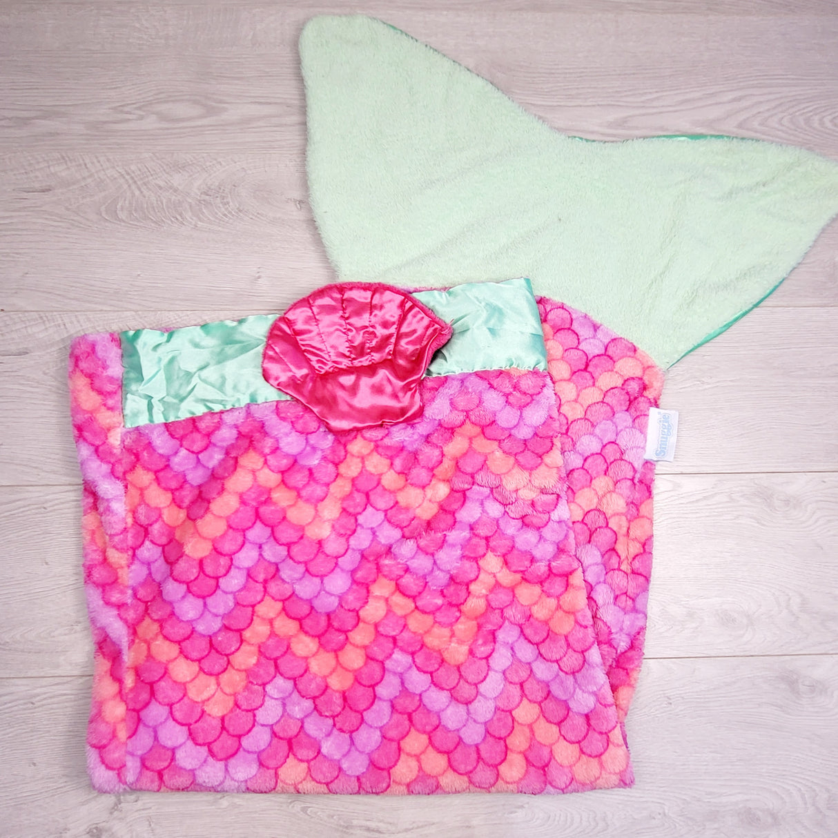 JKZ1 - Plush unicorn tail blanket. LOCAL pick up or delivery only