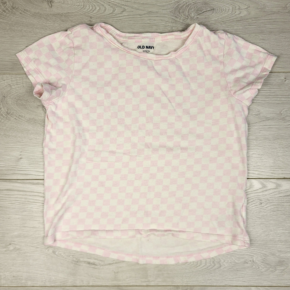 LMAC1 - Old Navy pink checkered t-shirt. Size 6/7