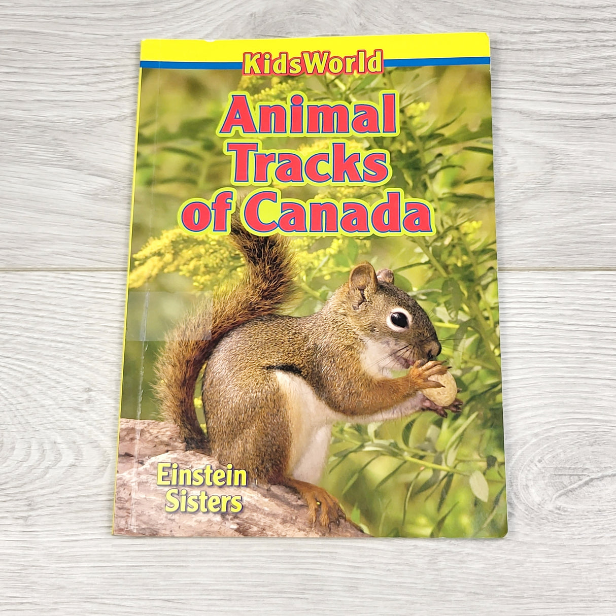 AGLL1 - Animal Tracks of Canada. Soft cover book