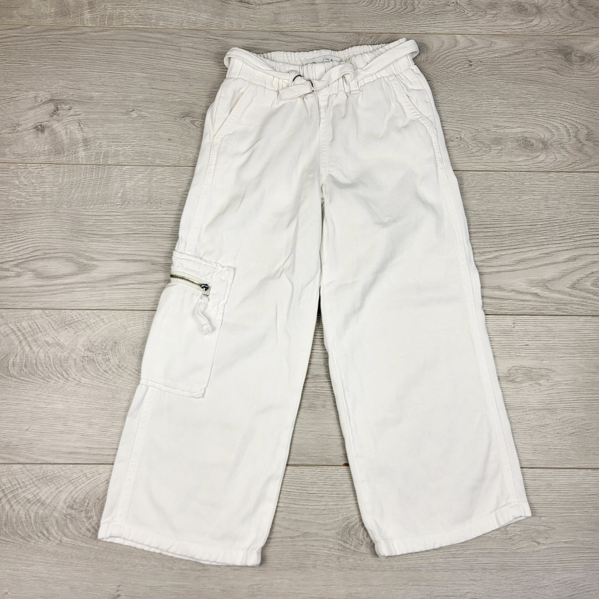 BNG2 - Zara white wide leg cargo pants. Size 6
