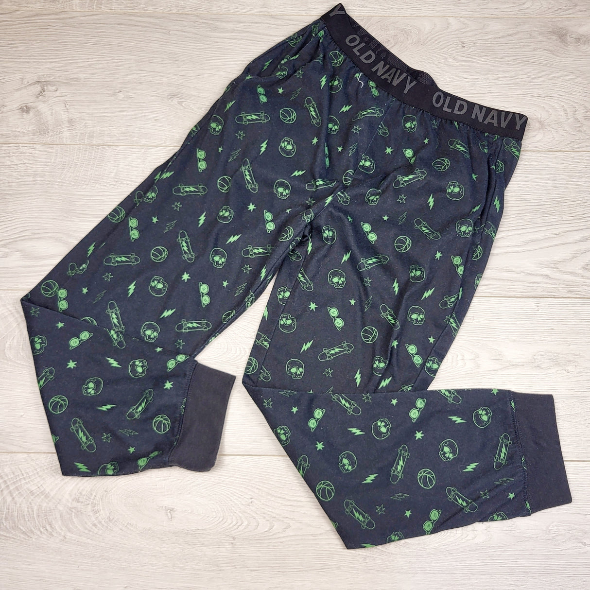 PS03 - Old Navy grey patterned PJ pants. Size 10/12