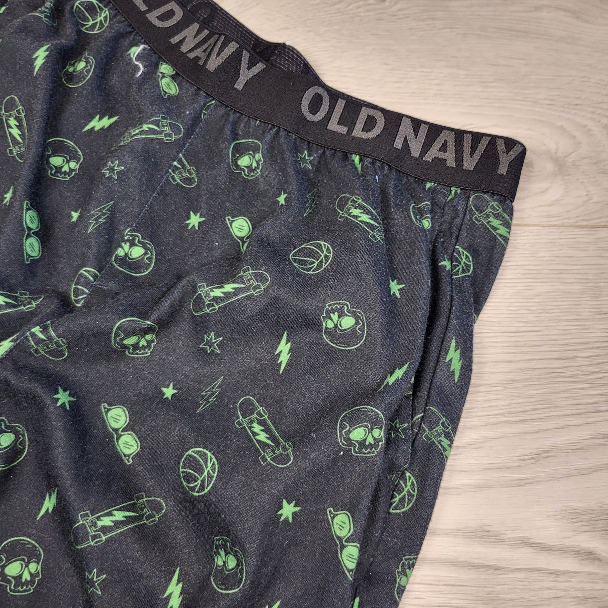 PS03 - Old Navy grey patterned PJ pants. Size 10/12