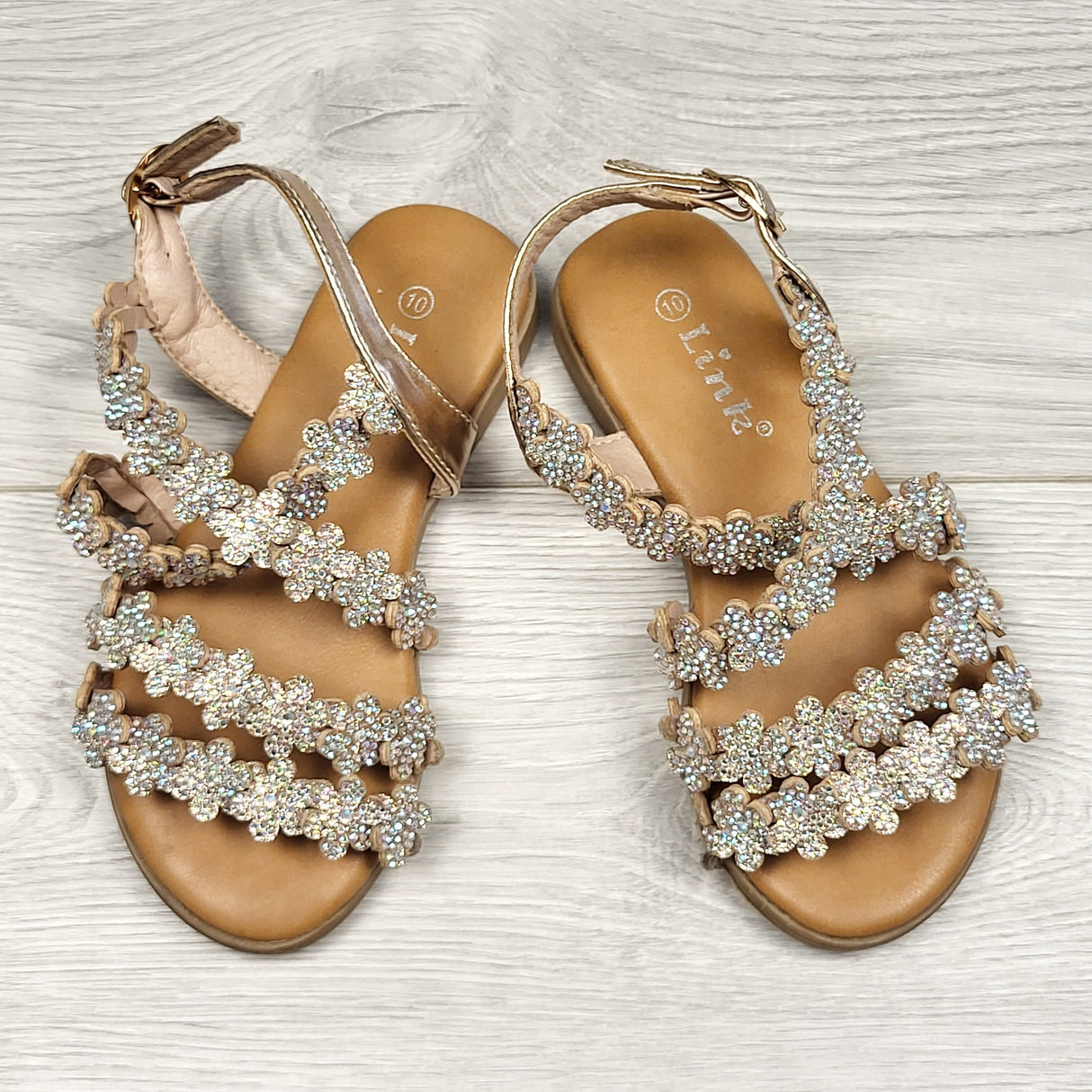 MHAN1 - Link sparkly sandals with flowers. Size 10