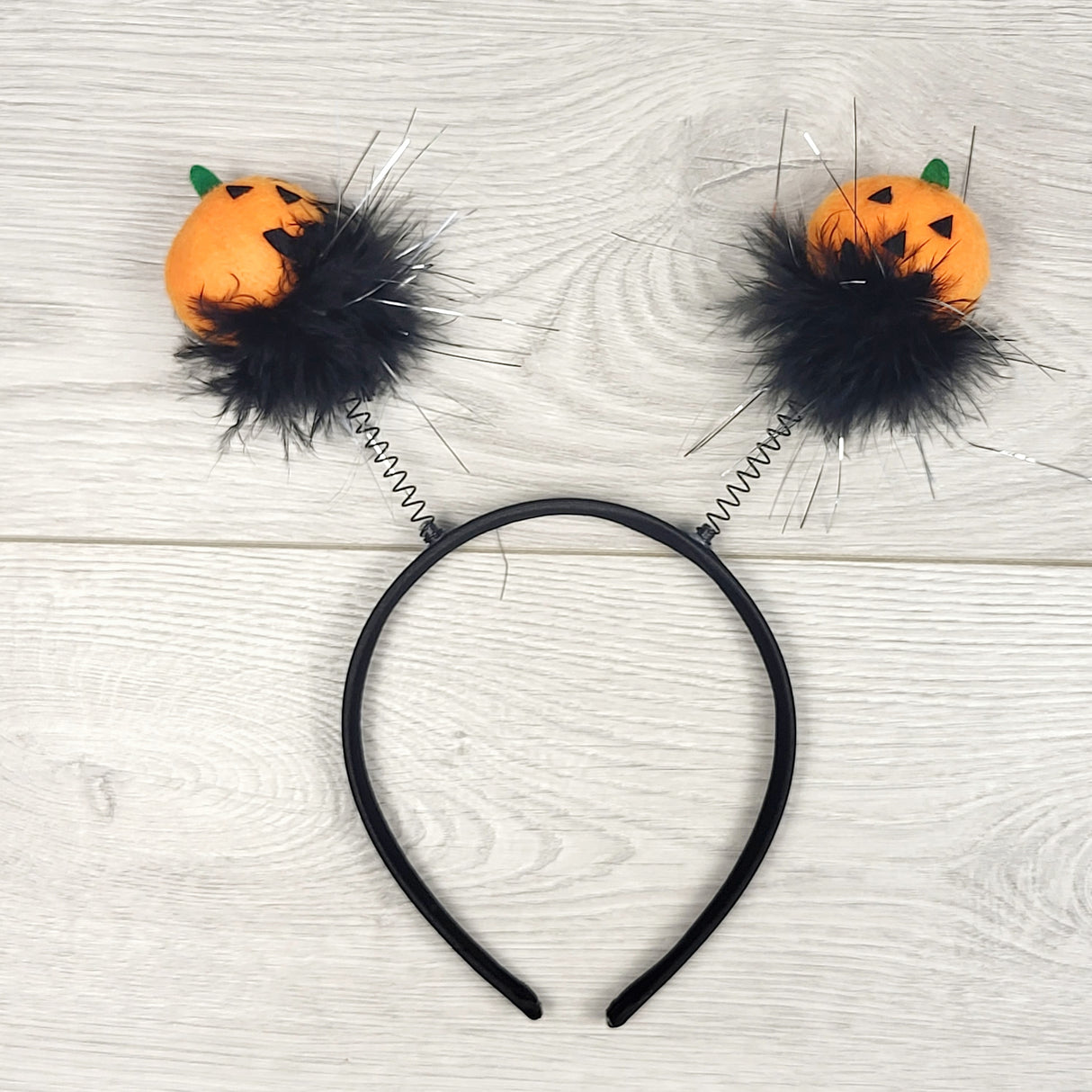 MHAN1 - Headband with bobble pumpkins