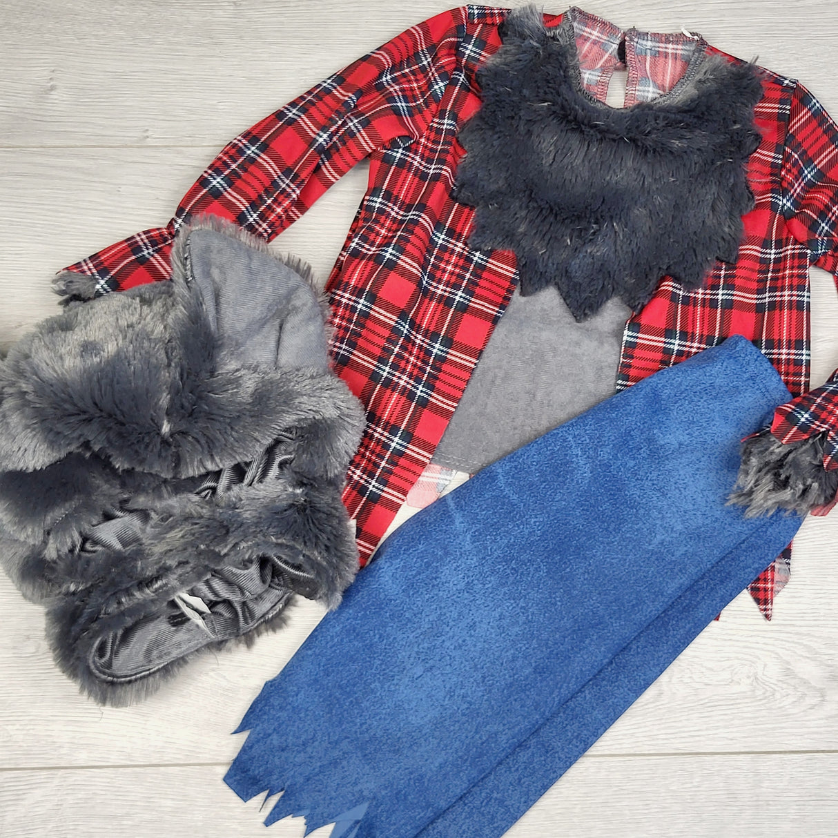 RDZ1 - Wolf costume (3pcs). Approx 12 months
