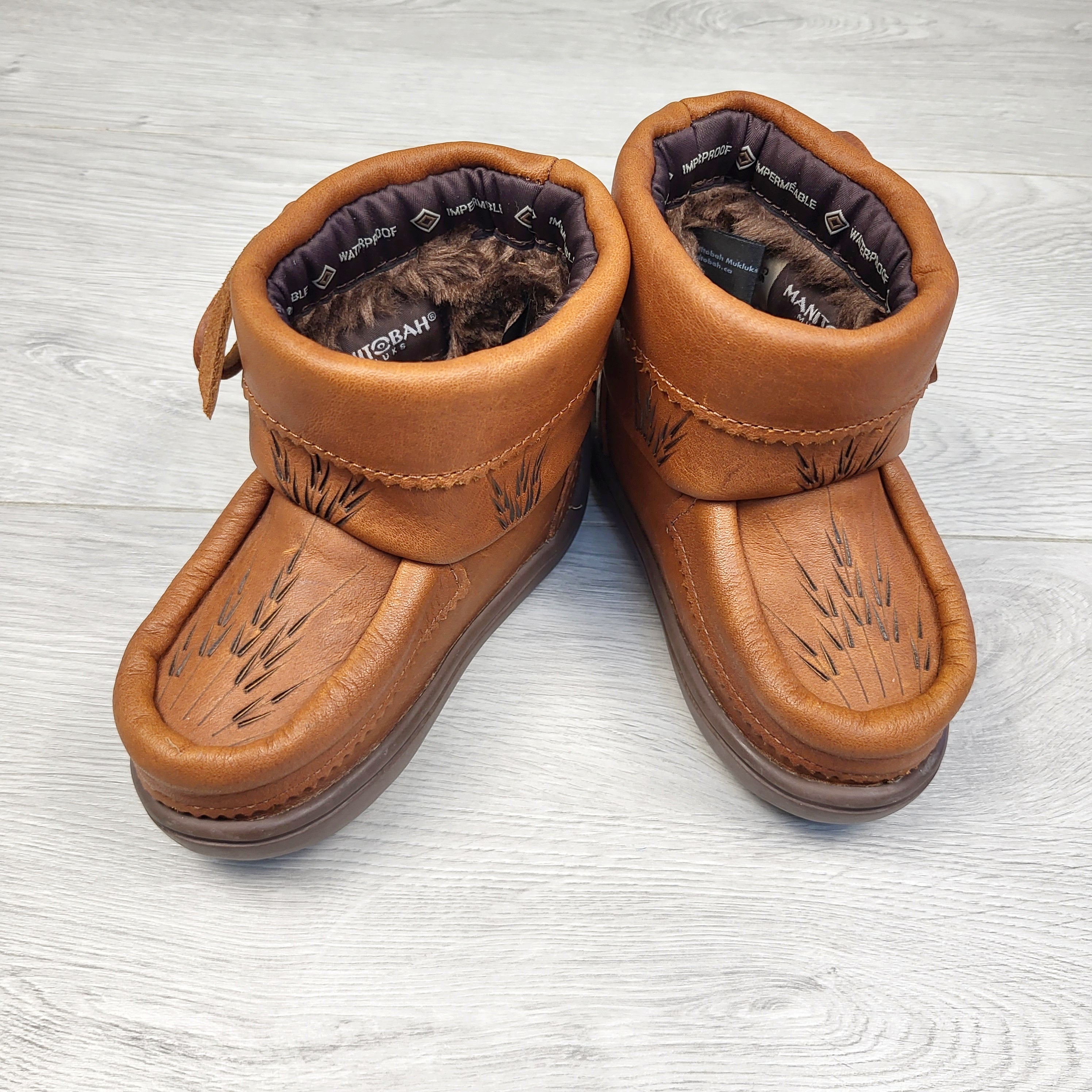 manitobah mukluks gatherer