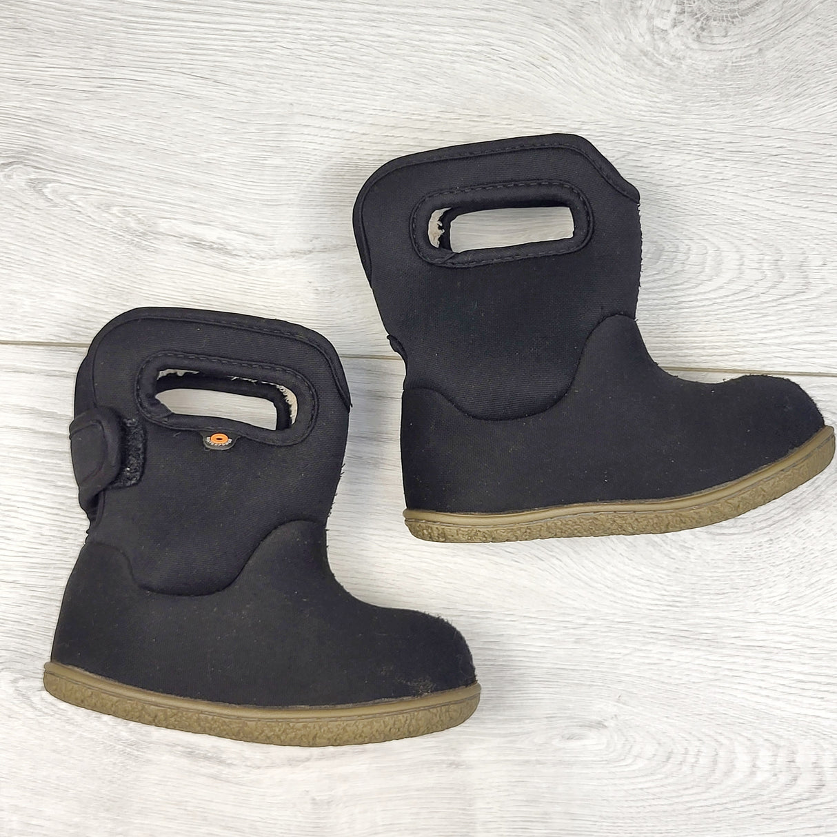 DDWN1 - Bogs black neoprene rain boots. Size 6
