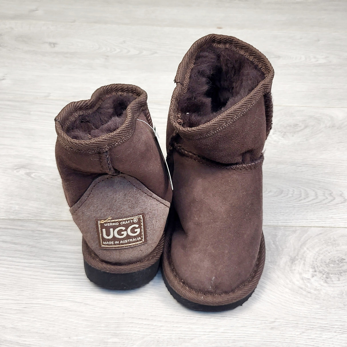 DDWN1 - NEW - Merino Craft chocolate brown Ugg boots. Size 8