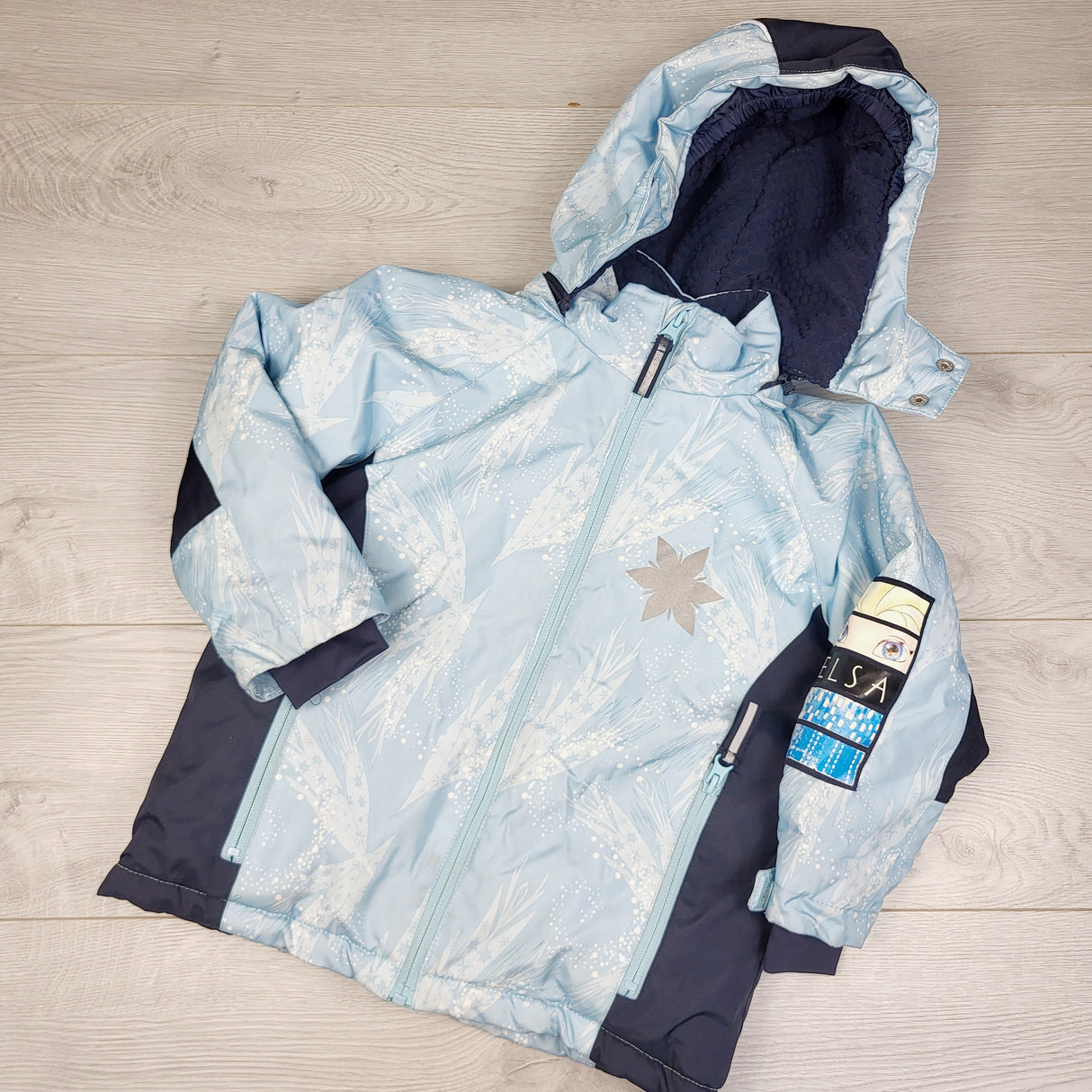 RDZ2 - Disney Frozen Winter coat. Size 4T