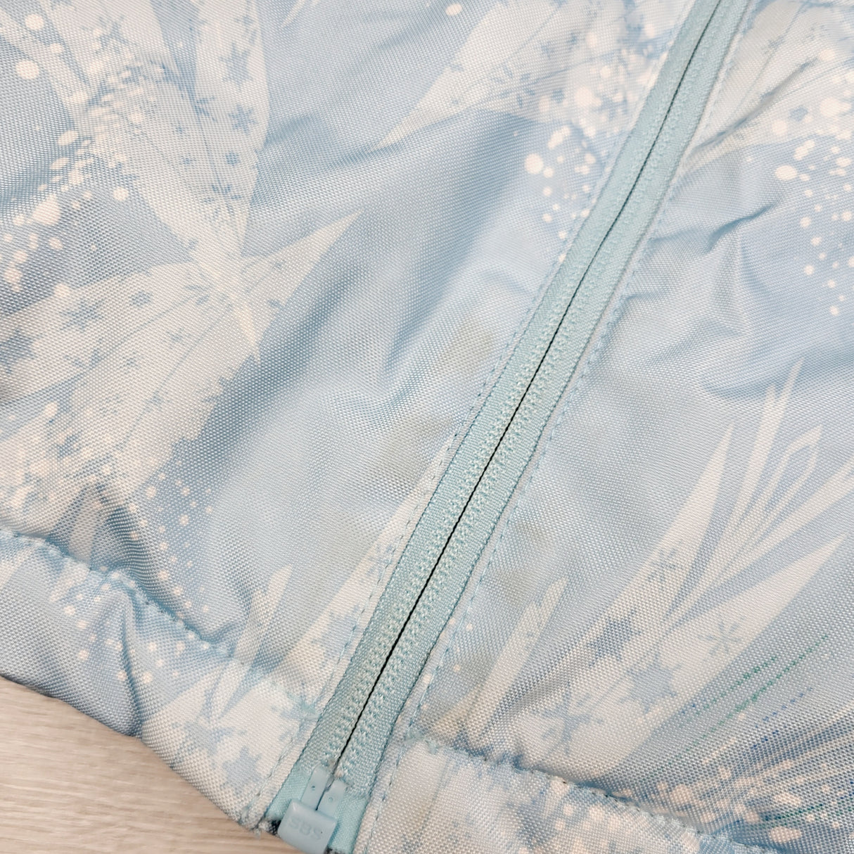 RDZ2 - Disney Frozen Winter coat. Size 4T