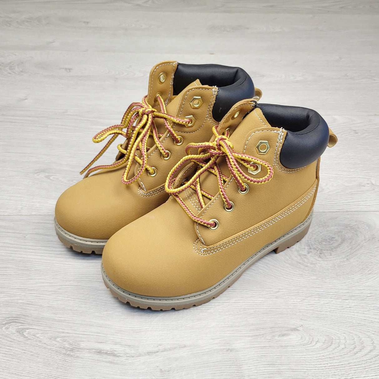 OAG1 - George hiking boots. Size 12