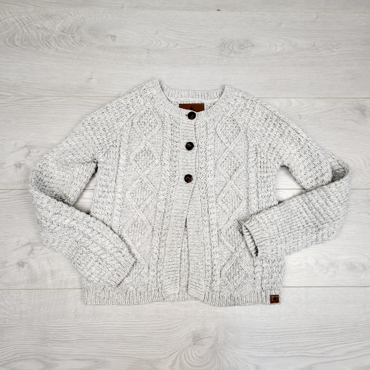 OAG1 - Canadiana grey cable knit sweater. Size medium