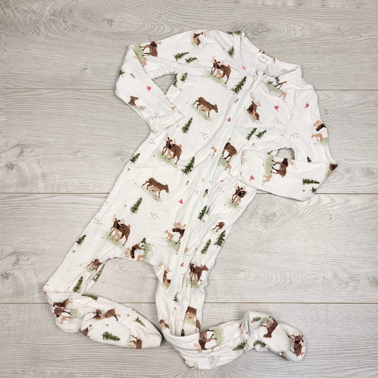 ROWB1 - Angel Dear white bamboo sleeper with moose. Size 18-24 months