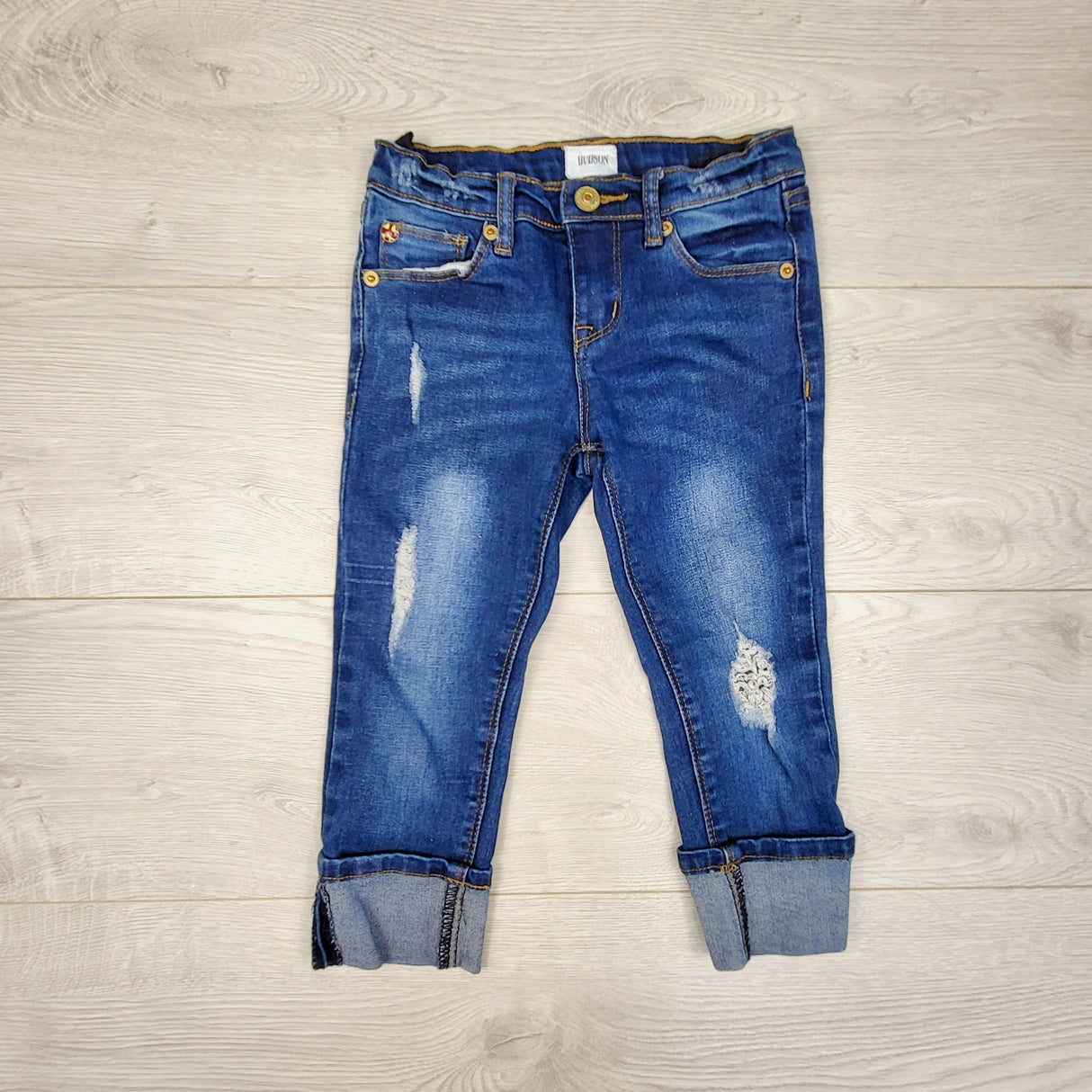 ESZ1 - Hudson distressed cuffed jeans. Size 5T