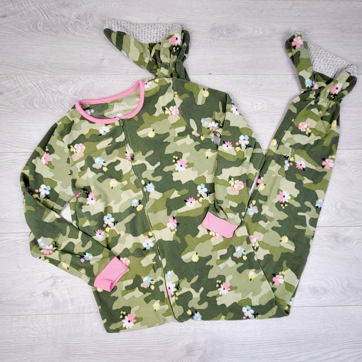 ESZ1 - Carters camouflage zippered fleece sleeper. Size 12