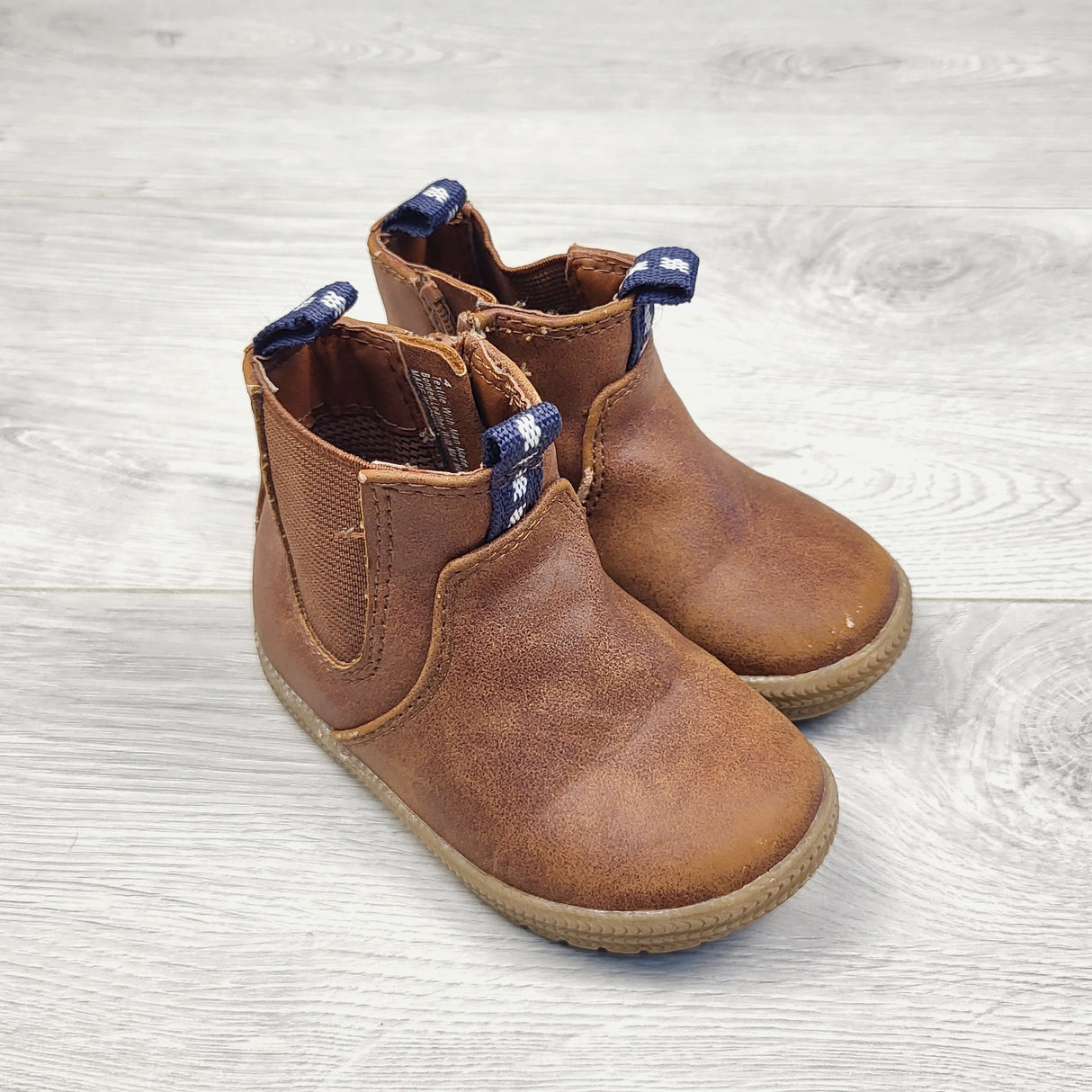STML2 - Cat and Jack brown Chelsea boots. Size 4