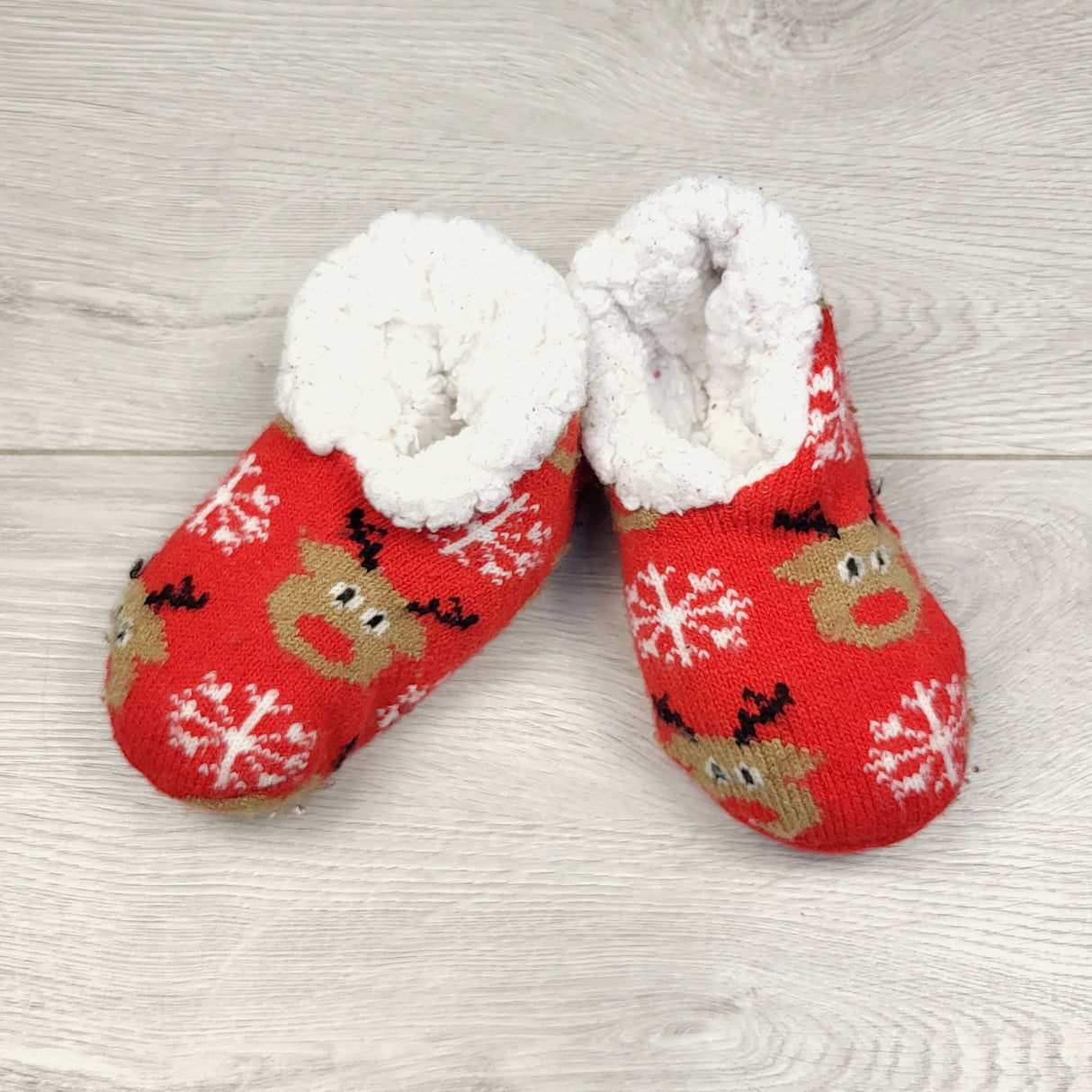 STML2 - Reindeer slippers. Approx 0-6 months