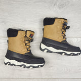 COHI1 - Black and tan snow boots. Size 7