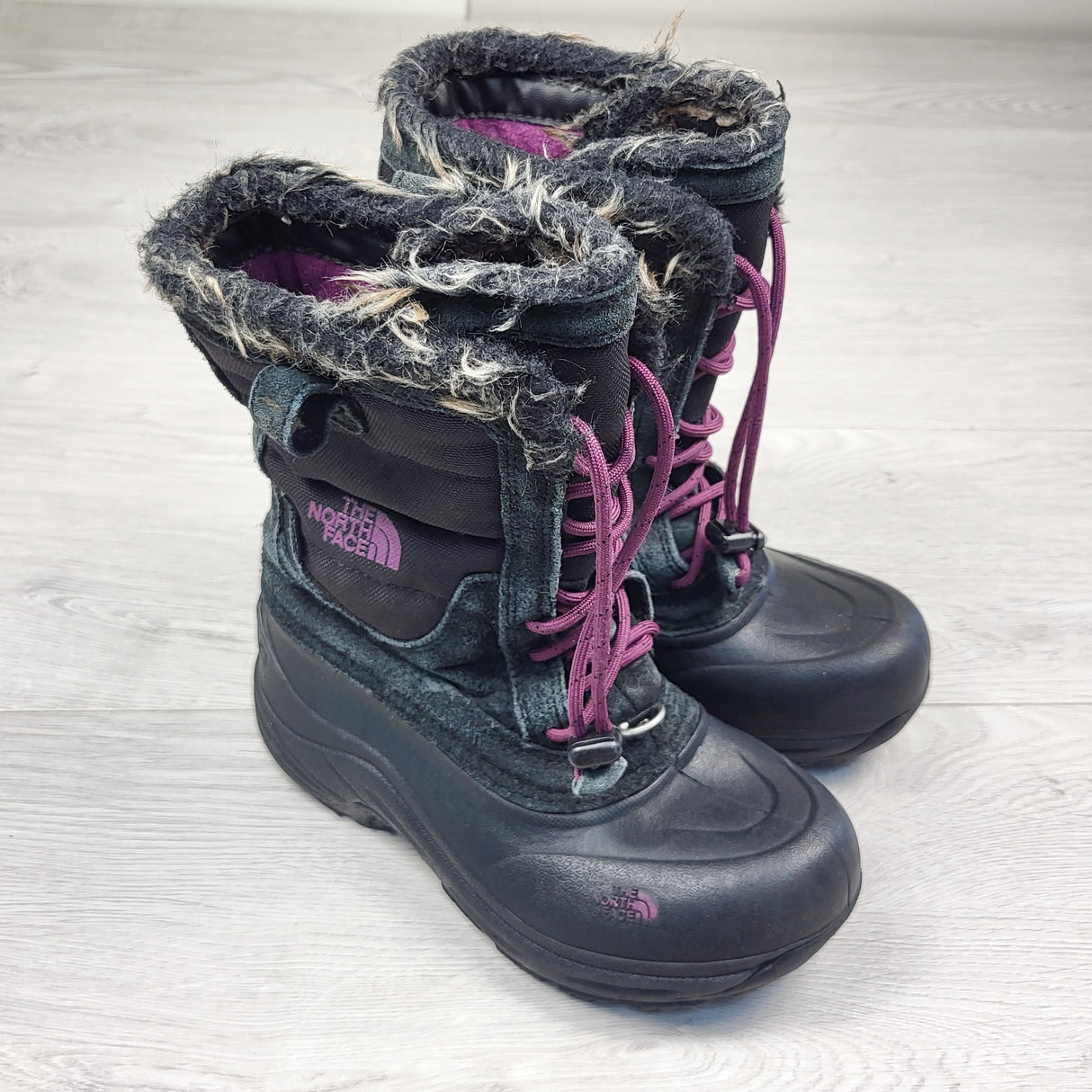 ESZ2 - The North Face snow boots. Youth size 1