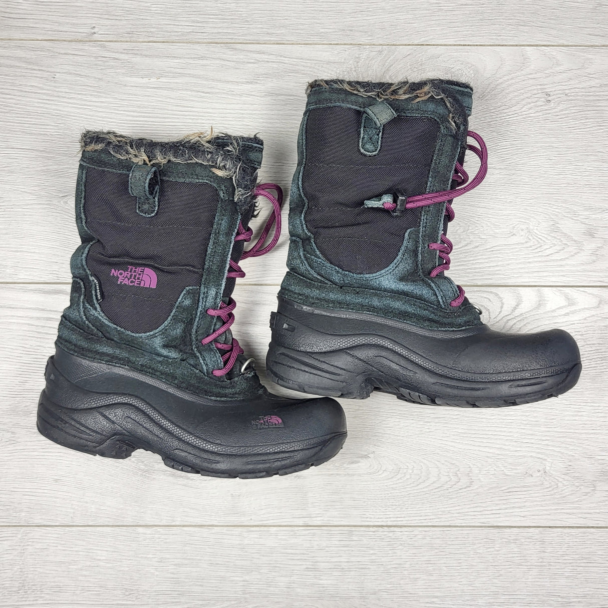 ESZ2 - The North Face snow boots. Youth size 1