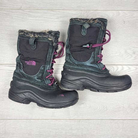 ESZ2 - The North Face snow boots. Youth size 1