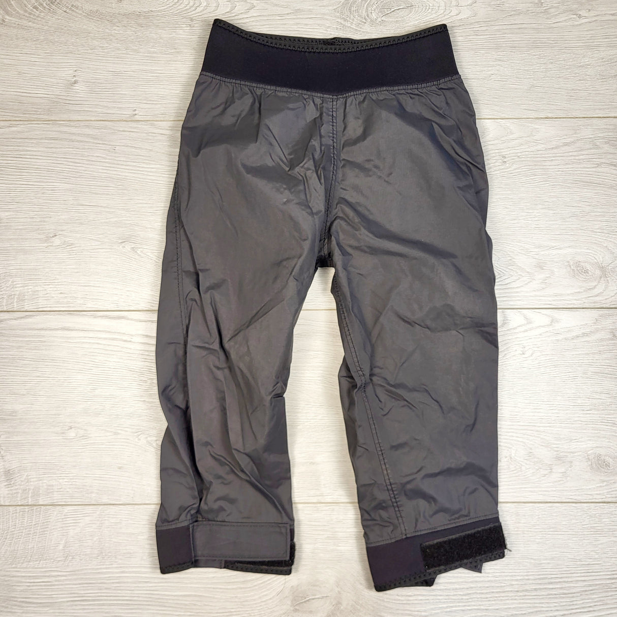 LESB1 - OAKI grey rain pants. Size 3T