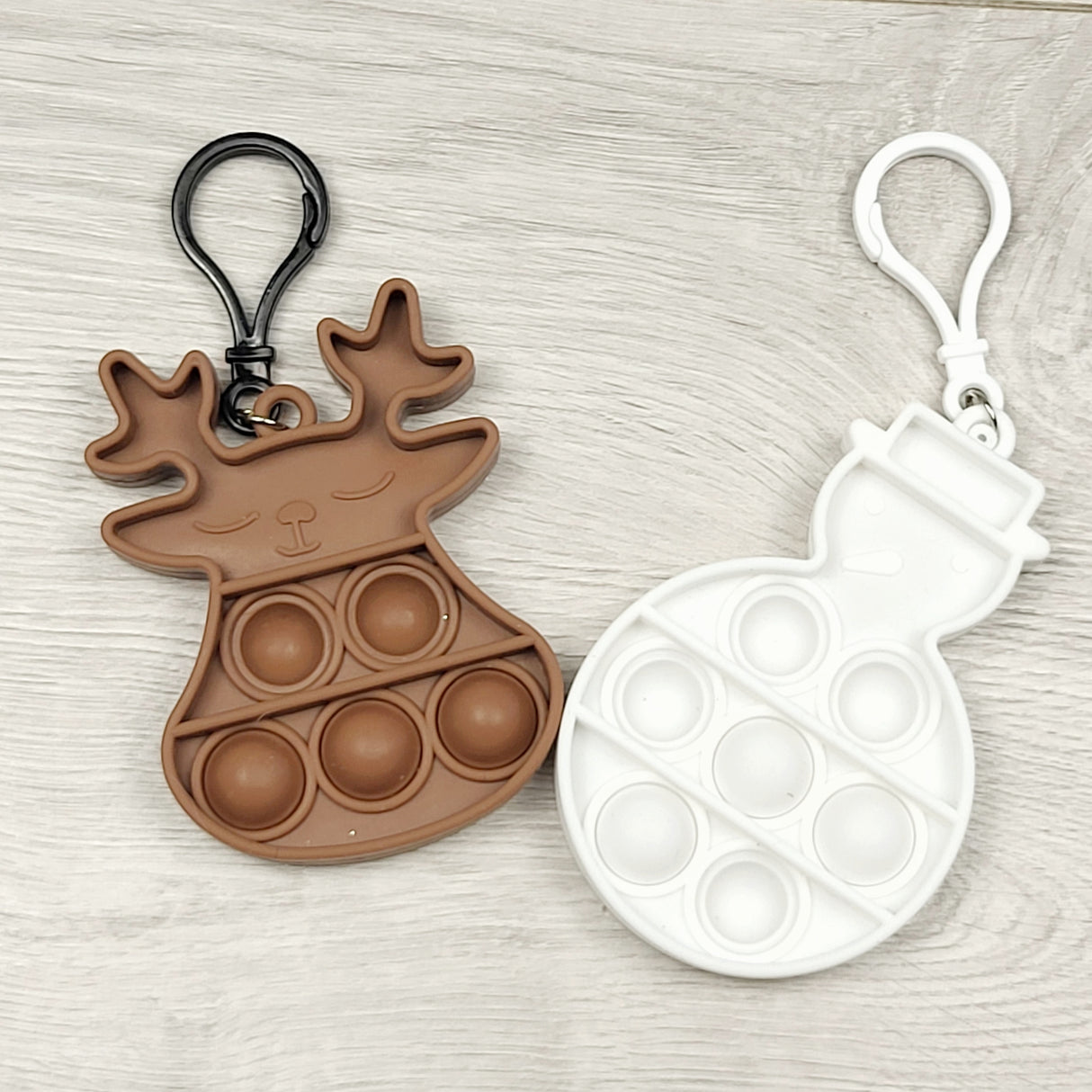 COHI3 - Pair of winter themed fidget keychains