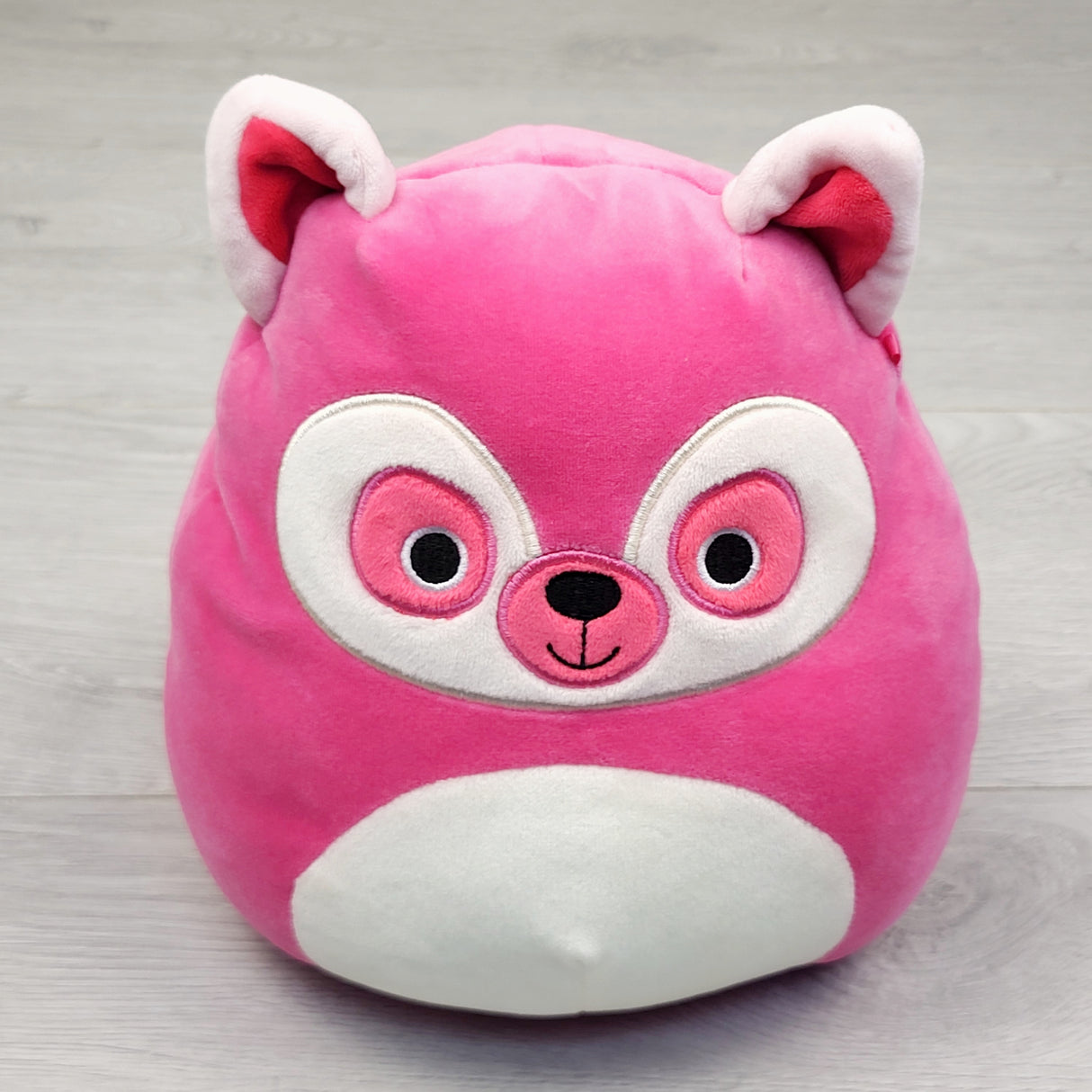 ZPXT2 - Squishmallow Lucia the Lemur 8 inch plush