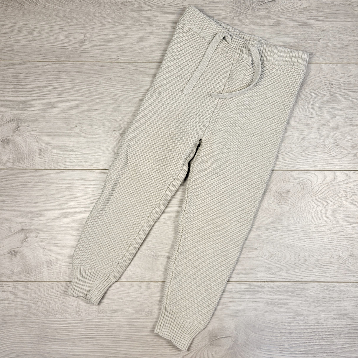 GEND1 - Jamie Kay grey sweater pants. Size 3T