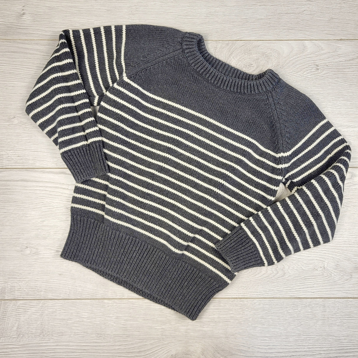 GEND1 - Jamie Kay grey striped pullover cotton sweater. Size 3T