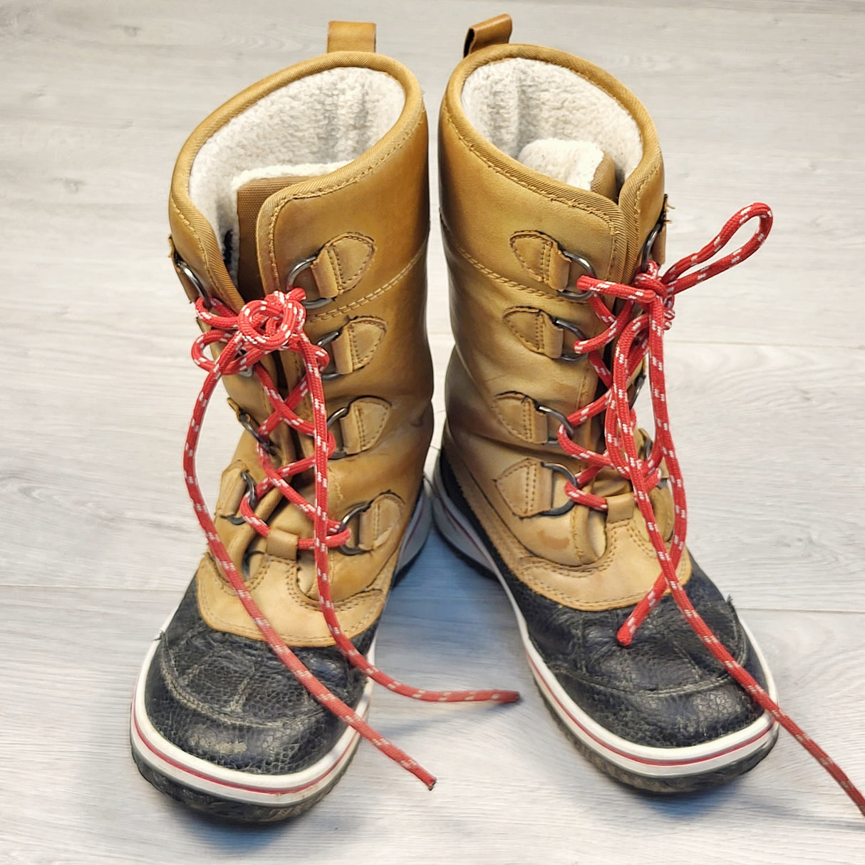 TBRG1 - Joe insulated lace up boots. Size 12
