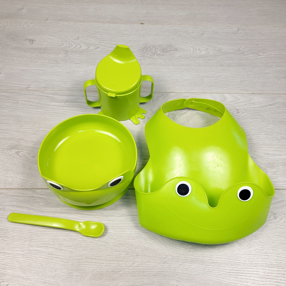 BBIN11 - IKEA frog dinnerware set
