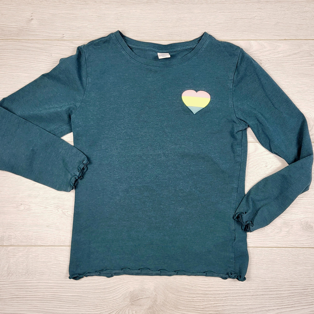 TBRG2 - Old Navy green long sleeve top with heart. Size 8