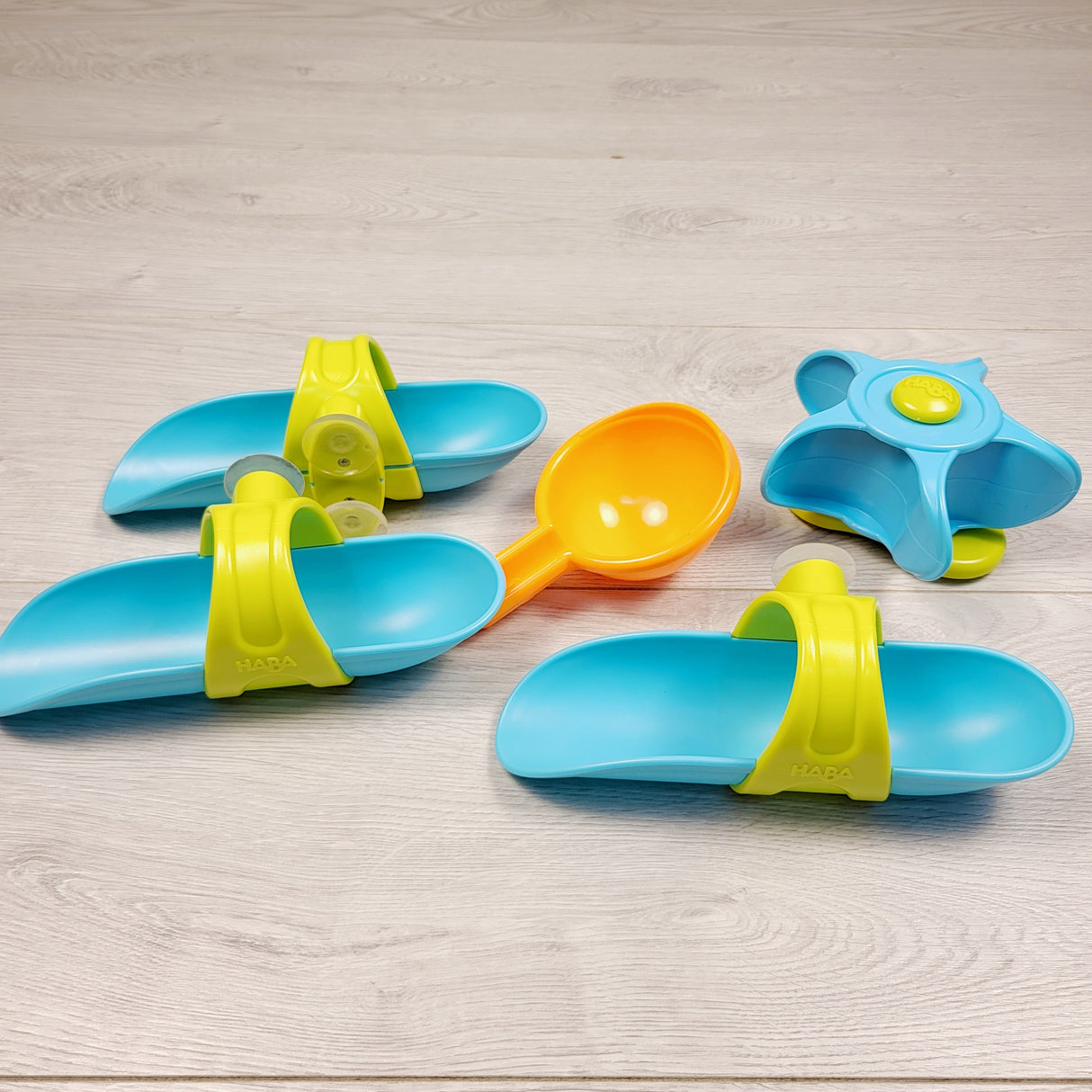 MLM2 - Haba bath toys