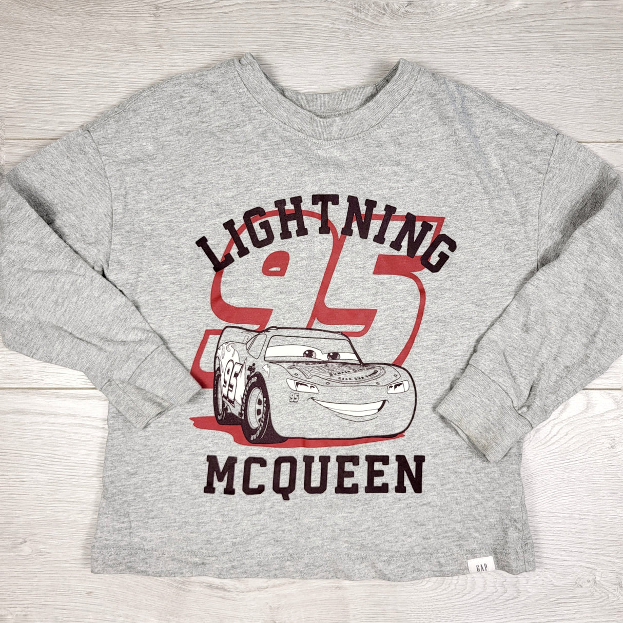 ALNG1 - Gap x Pixar grey Lightning McQueen long sleeved top. Size 4T