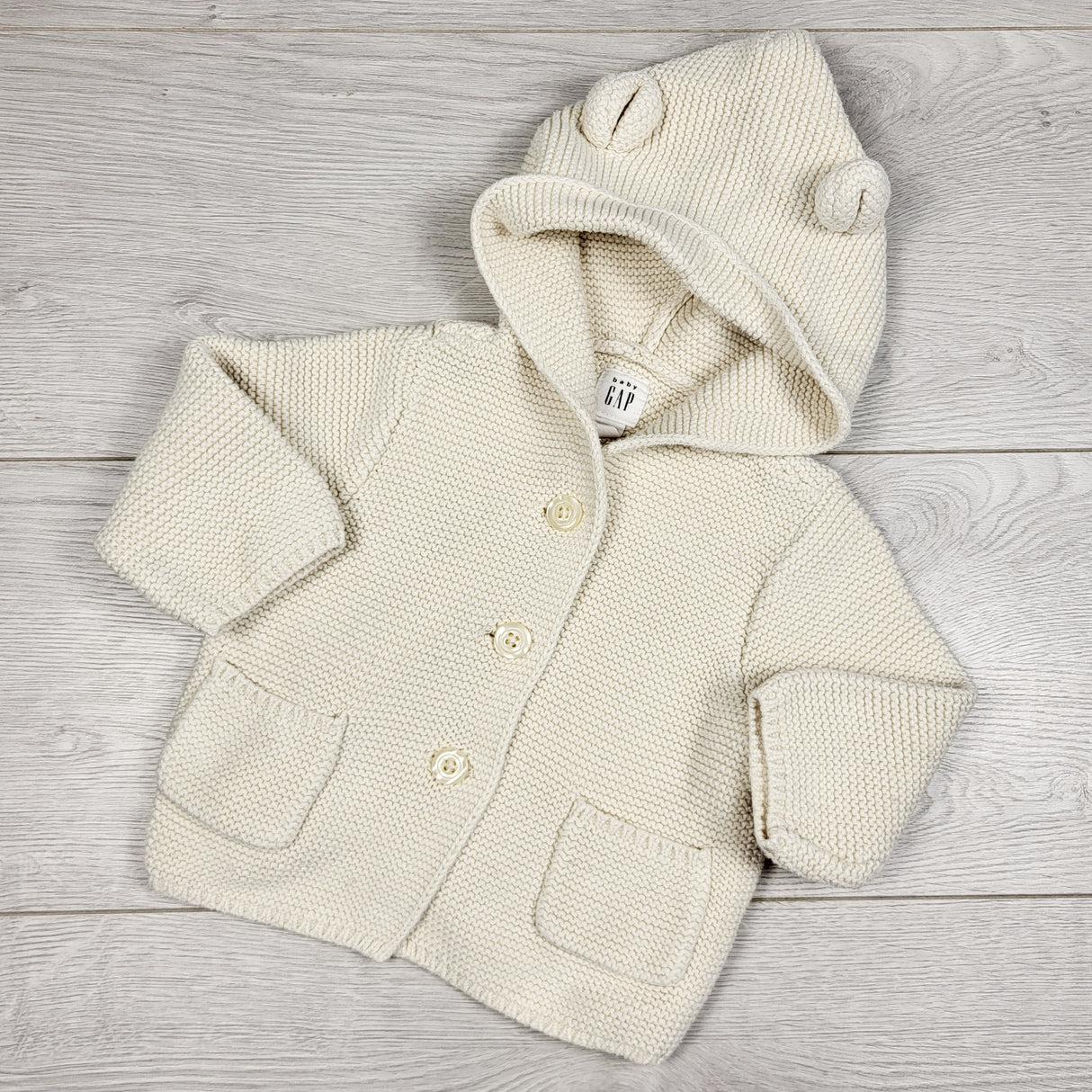 STHA1 - Gap cream coloured hooded bear knit sweater. Size 3-6 months