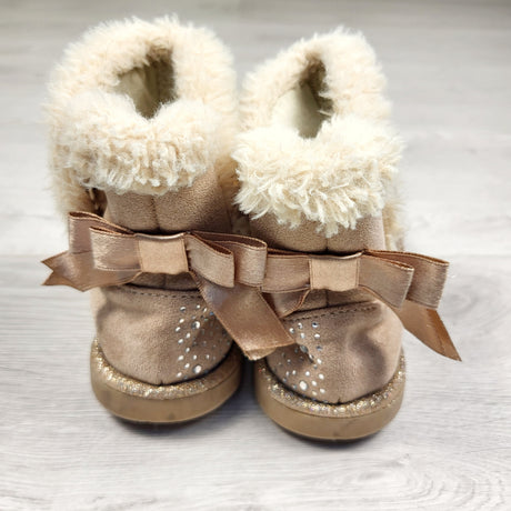 LKAN1 - Maggie and Zoe pink sparkle bow boots. Size 8