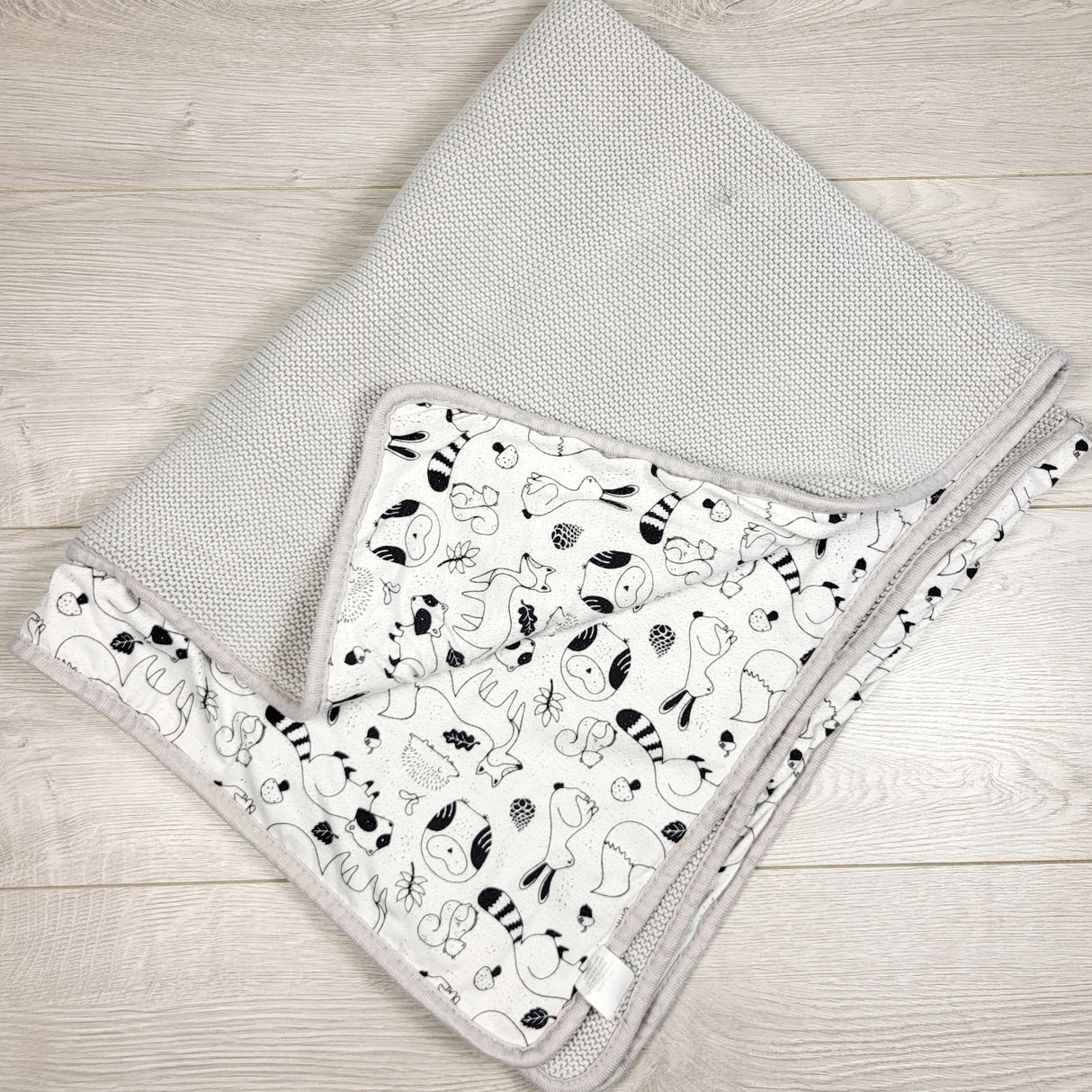 LKAN1 - Grey knit baby blanket with jersey backing