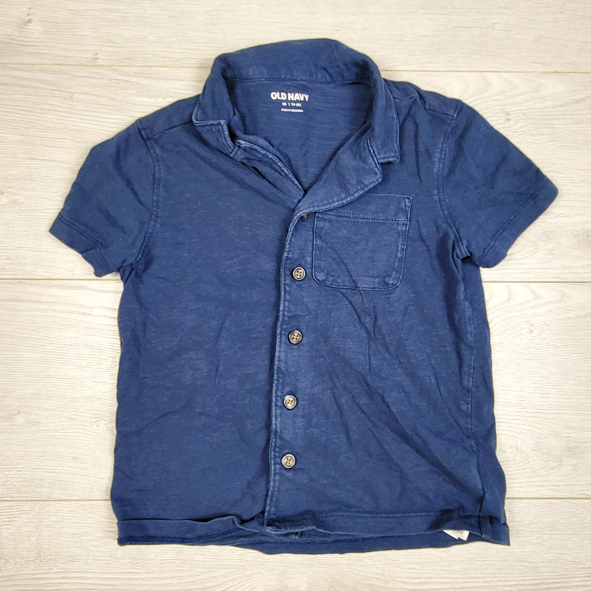 LKAN1 - Old Navy blue cotton button down collared t-shirt. Size 5T