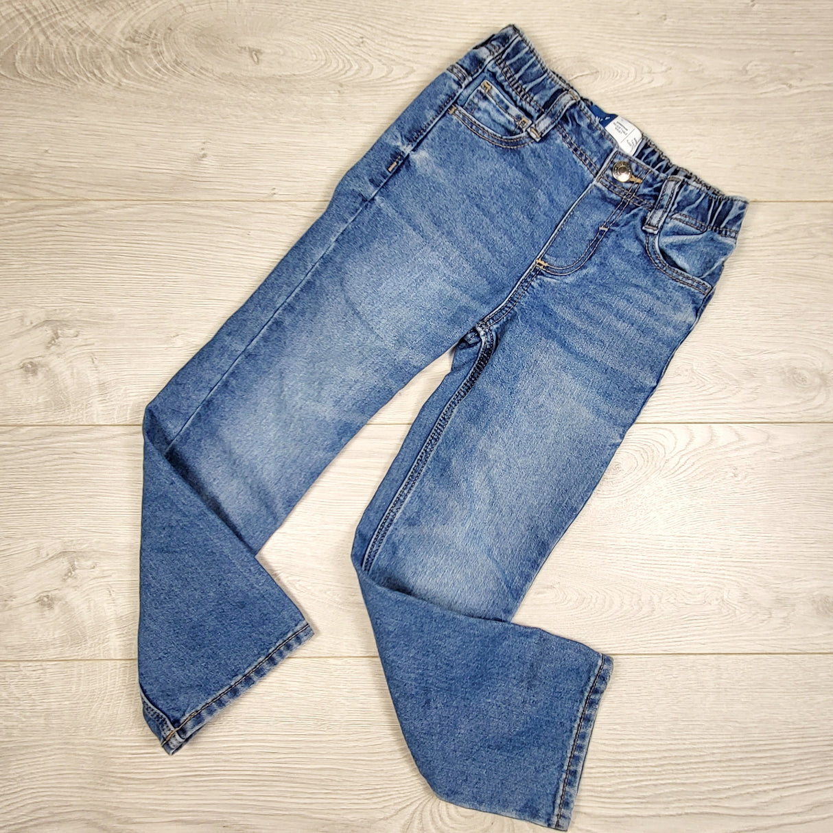 LKAN1 - Old Navy straight leg jeans. Size 5T