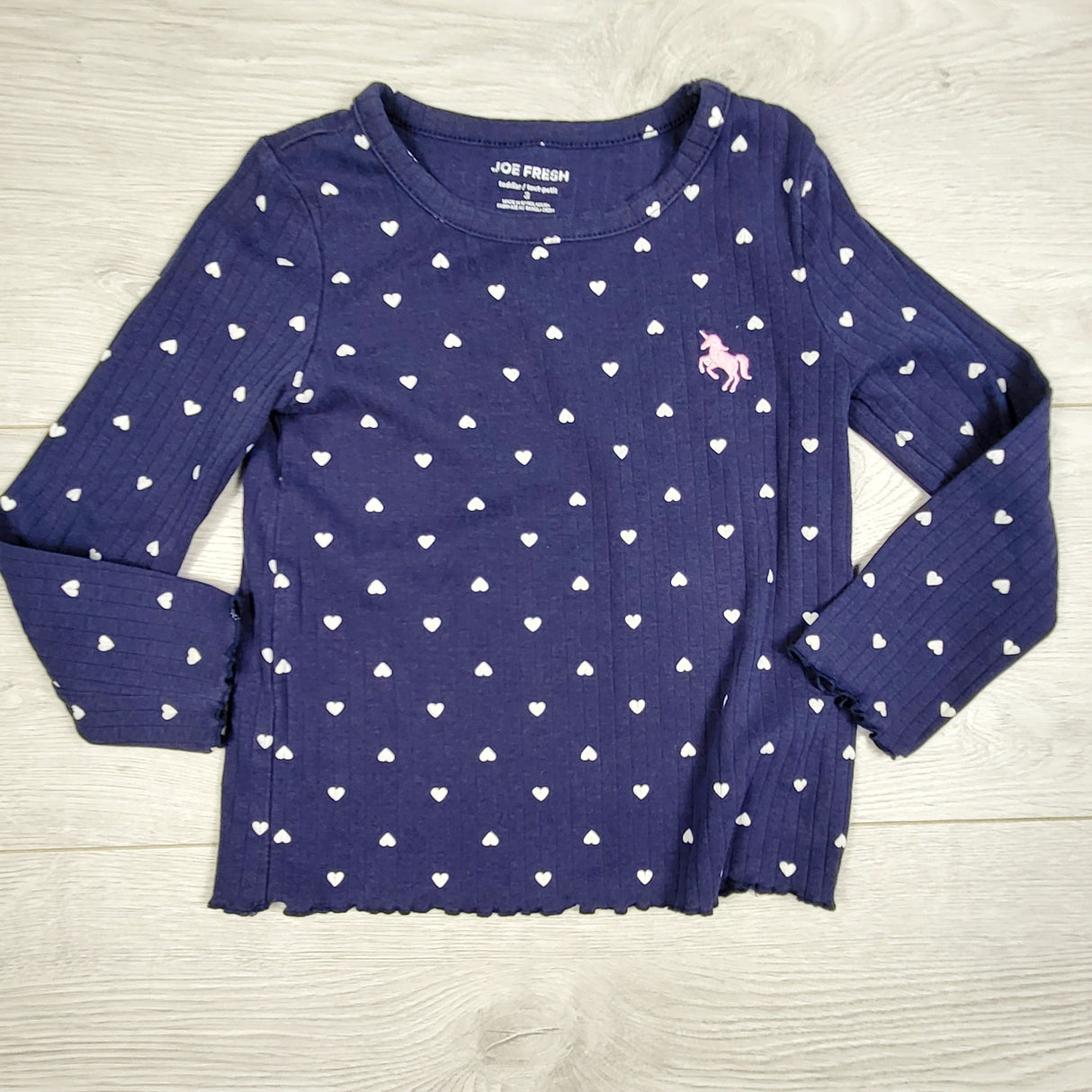 LKAN1 - Joe navy ribbed top with hearts. Size 2T 🍁