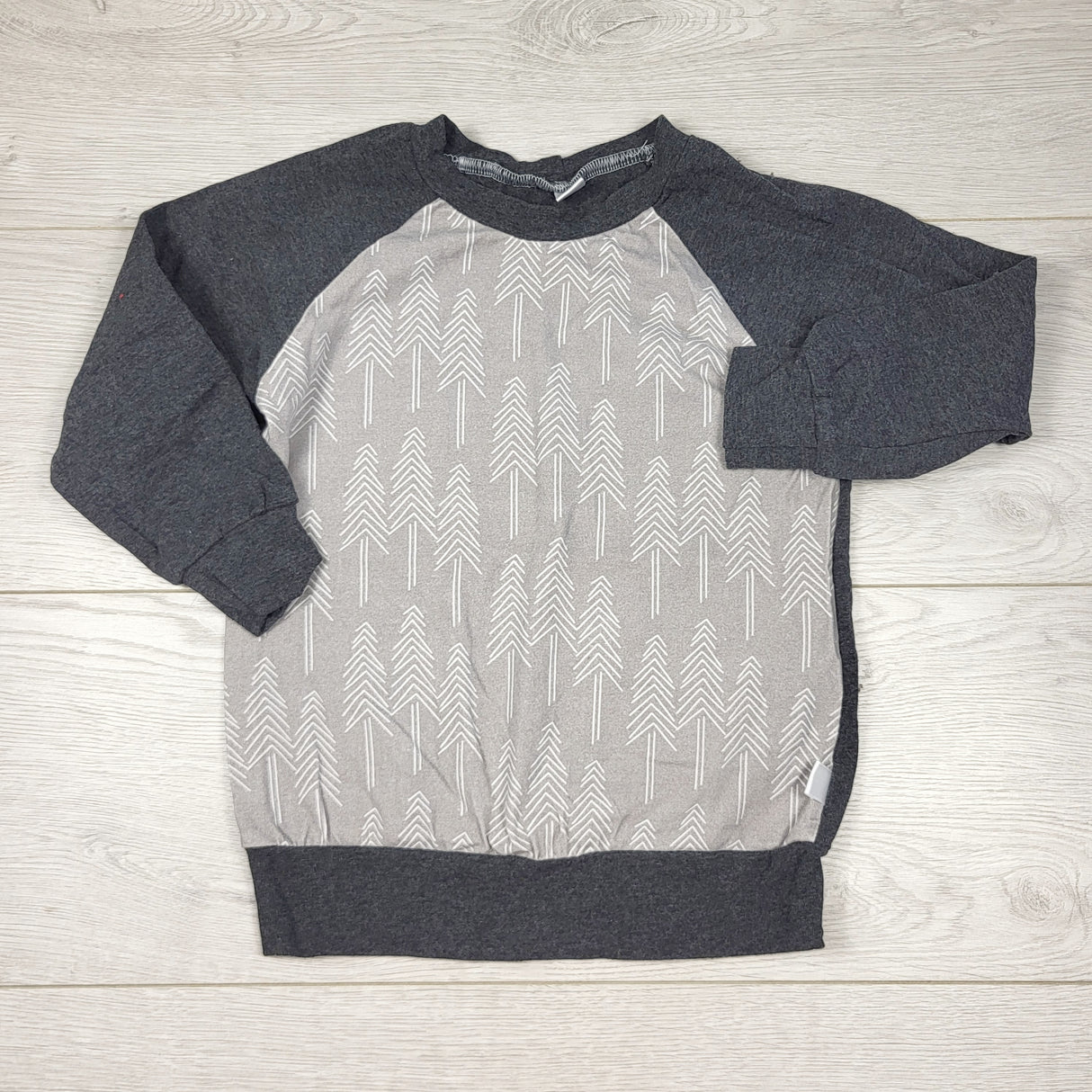 TSTB2 - Handmade pullover with trees. Size 2/3T