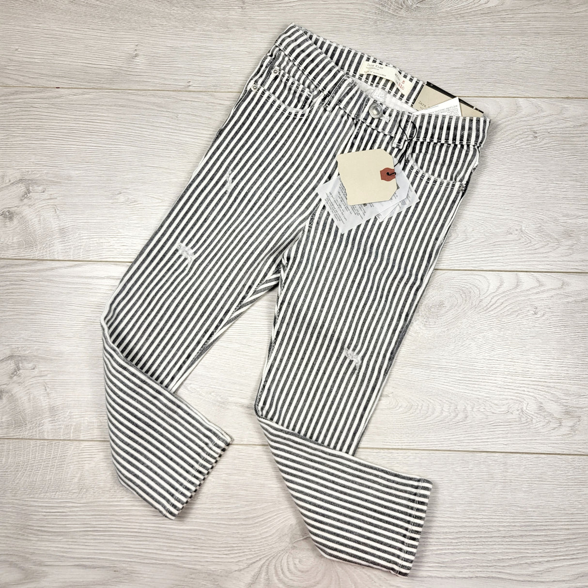 TSTB2 - NEW - Zara distressed pin striped denim pants. Size 5T
