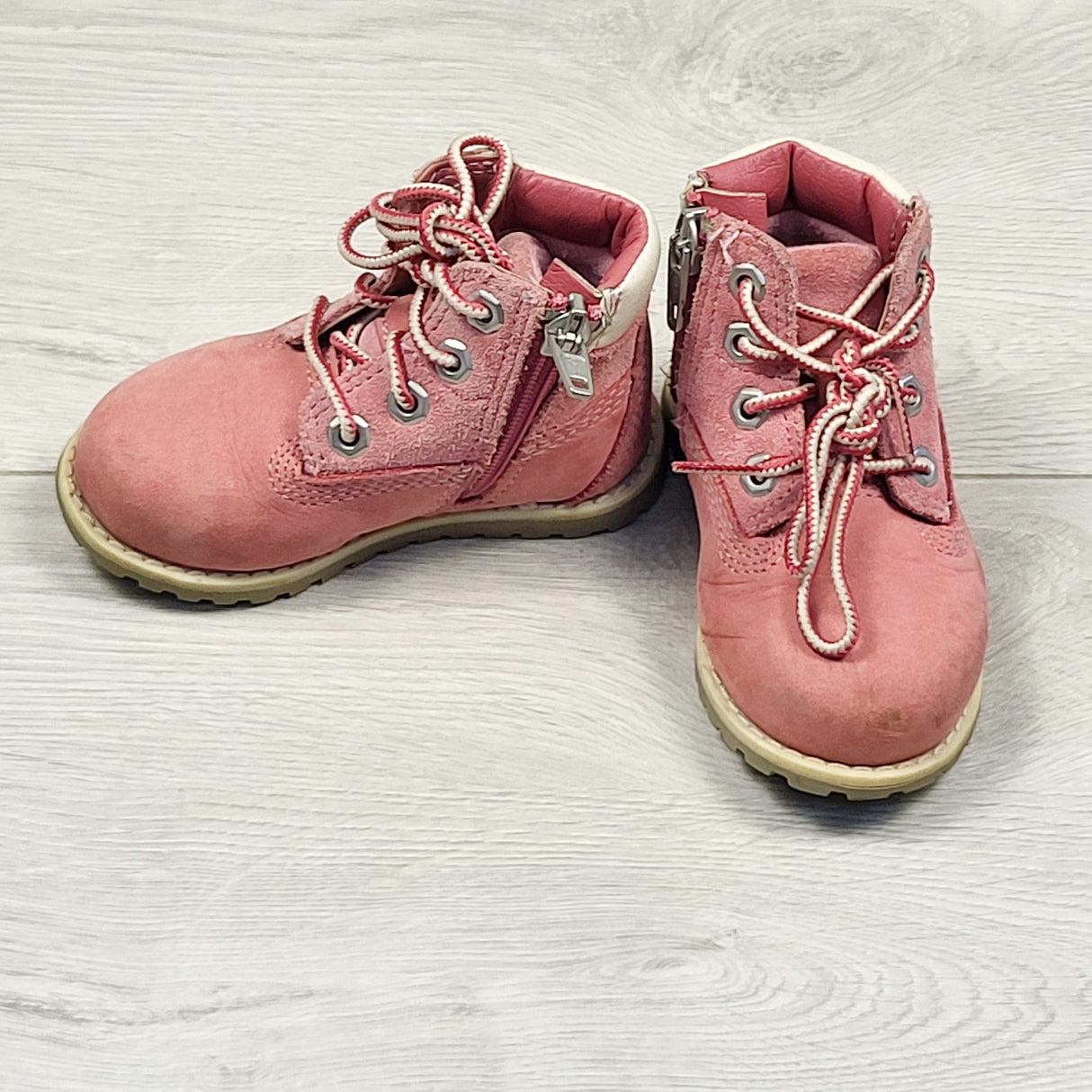 SAHU1 - Timberland pink zip up boots. Size 4