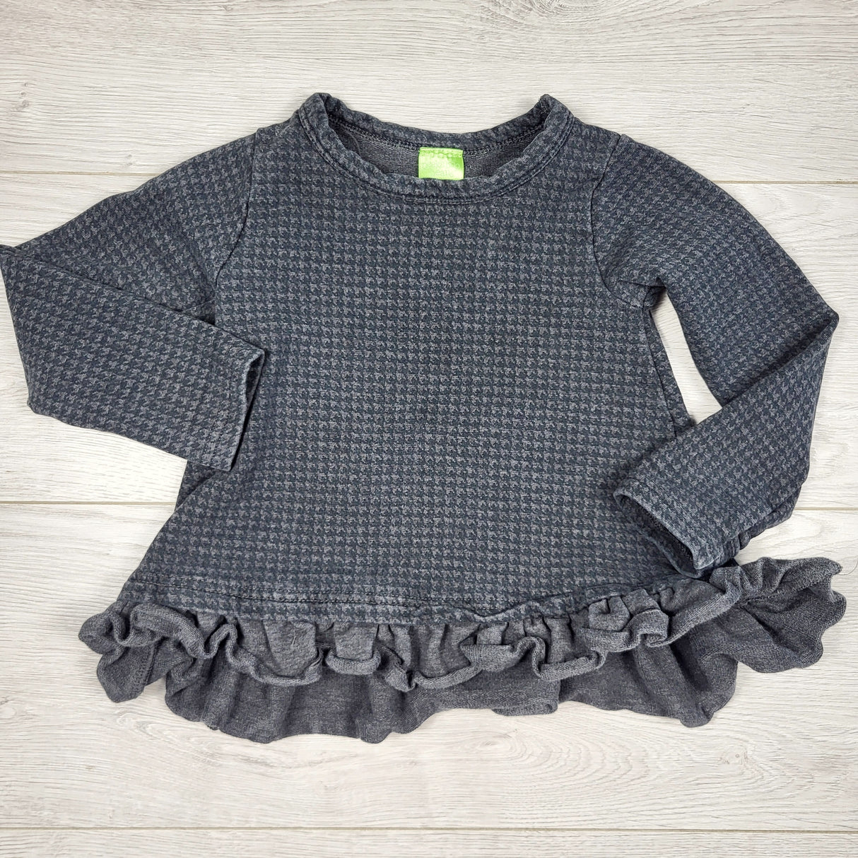 SAHU1 - Peekaboo Beans houndstooth patterned top. Size 2T