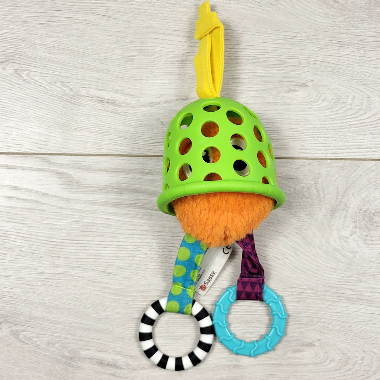 LKAN2 - Sassy Peek & Pull Giggle Guy toy